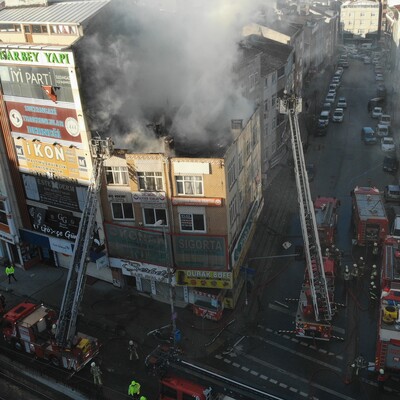 Çatıda feci yangın! 1 kişi hayatını kaybetti