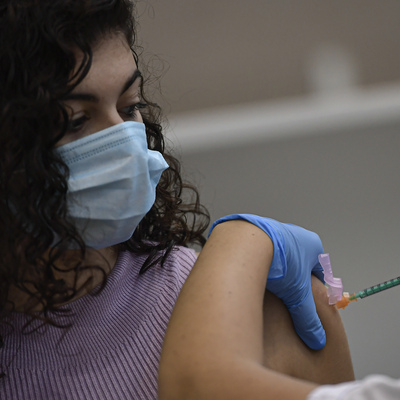 Bulaşıcılığı çok yüksek! Aşılı dahi olsak...