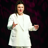 Geliri bağışladı