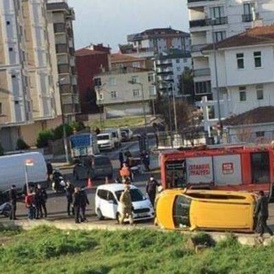 Taksinin direksiyonuna geçen çocuk dehşet saçtı!