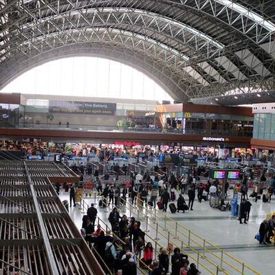 Sabiha Gökçen Havalimanı'nda kar nedeniyle 46 uçuş iptal edildi