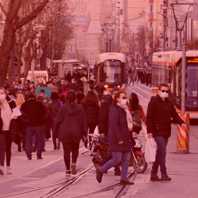 Doç. Dr. Savaşçı açıkladı! Vaka sayıları 300-400 binleri bulabilir