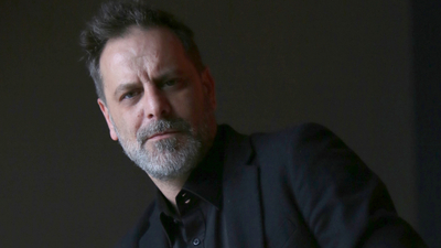 Yeni oyununda kadın oldu!