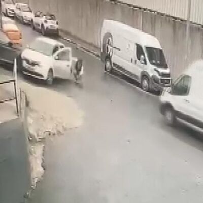 Yol kavgasında aracından düştü! Panelvan geliyordu!