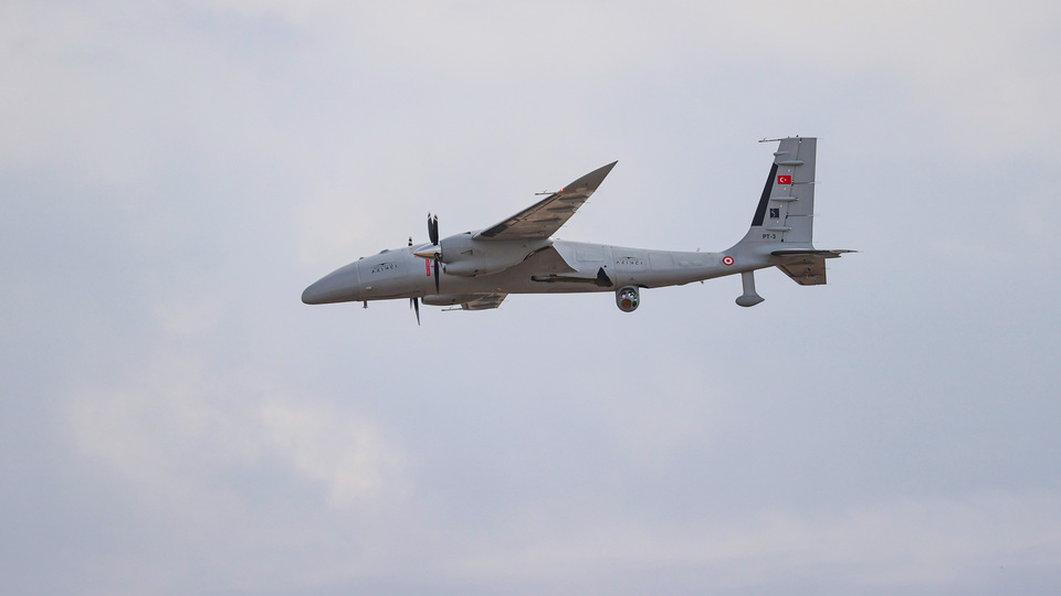 Akıncı TİHA'da ilk ihracat sözleşmesi imzalandı