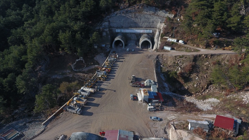 Ayvacık T-2 Tüneli'nde yarın ışık görünecek