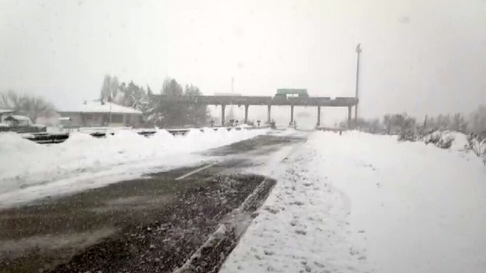 TAG yeniden kar altında! Kapatılan yol ulaşıma açıldı