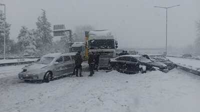 Düzce'de feci kaza! 36 araç birbirine girdi