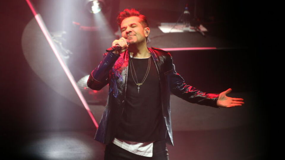 Caz makamında Kenan Doğulu şarkıları