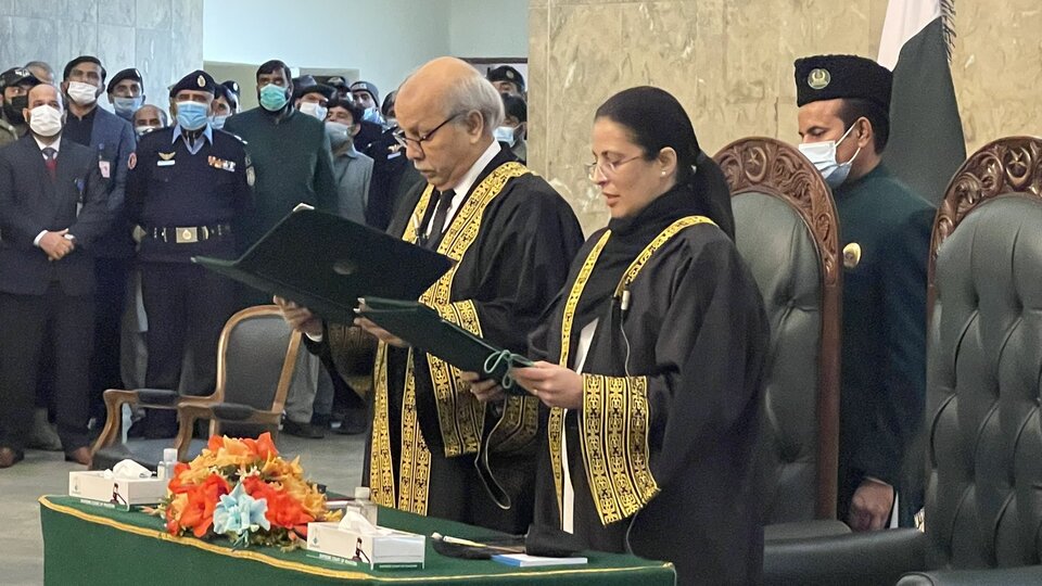 Pakistan Yüksek Mahkemesinde bir ilk