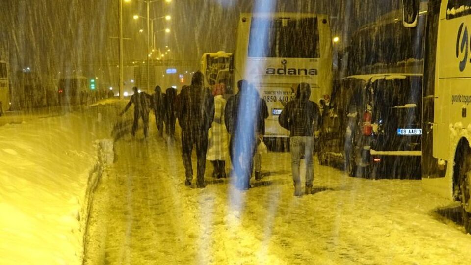 Bolu Dağı'nda 8 saat beklediler! D-100 ve TEM ulaşıma açıldı!