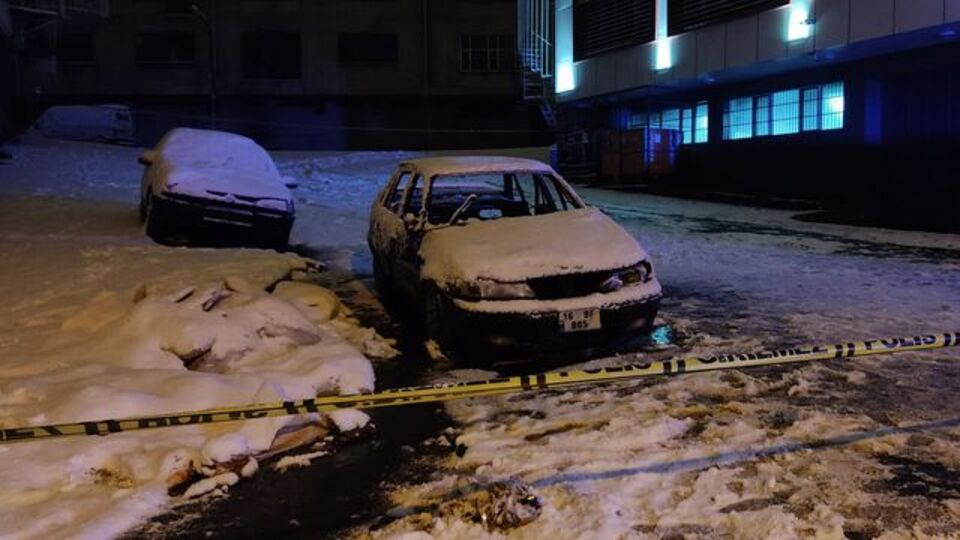 Park halindeyken yandı, cansız beden çıktı