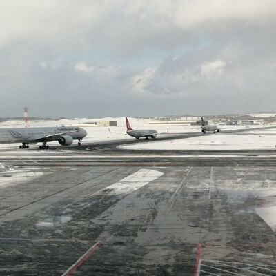 İstanbul Havalimanı'nda tüm uçuşlar durduruldu