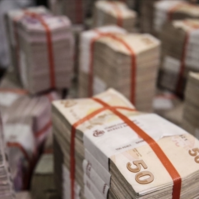 Hazine iki tahvilde 18.1 milyar TL borçlandı
