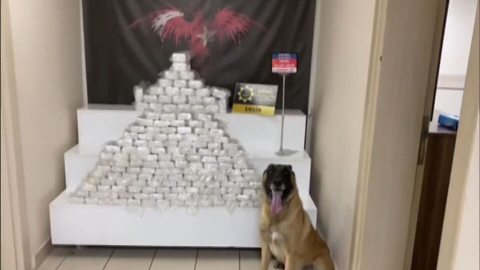 Yolcu otobüsünde yaklaşık 100 kilo uyuşturucu ele geçirildi