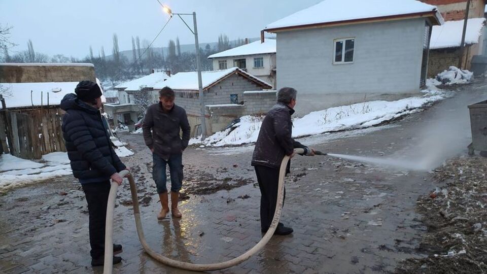 Şifalı sular 52 yıldır boşa akıyor