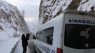 Ekipler çalışırken çığ düştü!