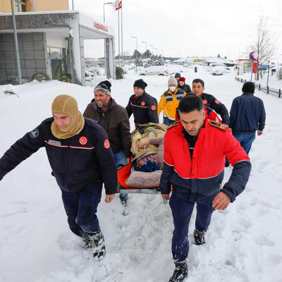 İlginç anlar! Doğuma itfaiye yetiştirdi