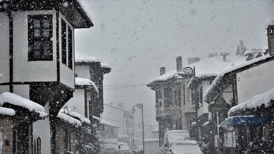 Kar yağışıyla 'Mevlana şehri' bembeyaz