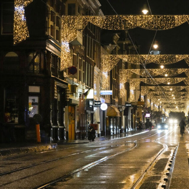 Hollanda'da 2,5 ay sonra kısıtlamalar kaldırıldı