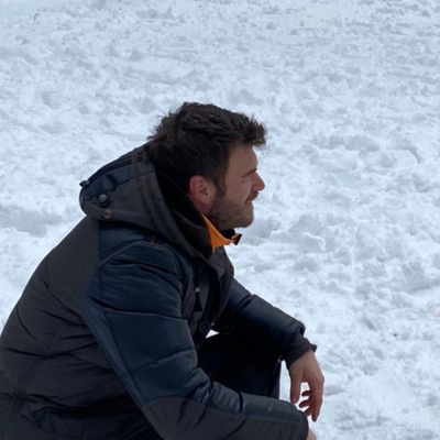 Gündüz kardan adam, gece köpeklere mama!