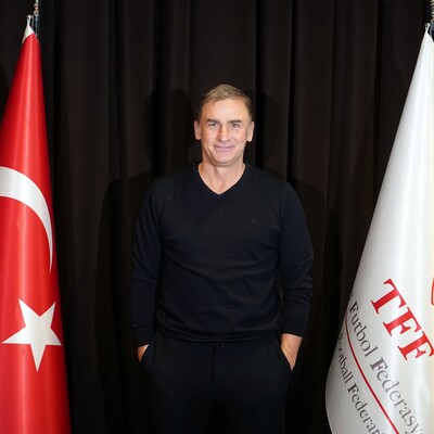 "Eğitim sistemiyle, futbol paralel gitmeli"