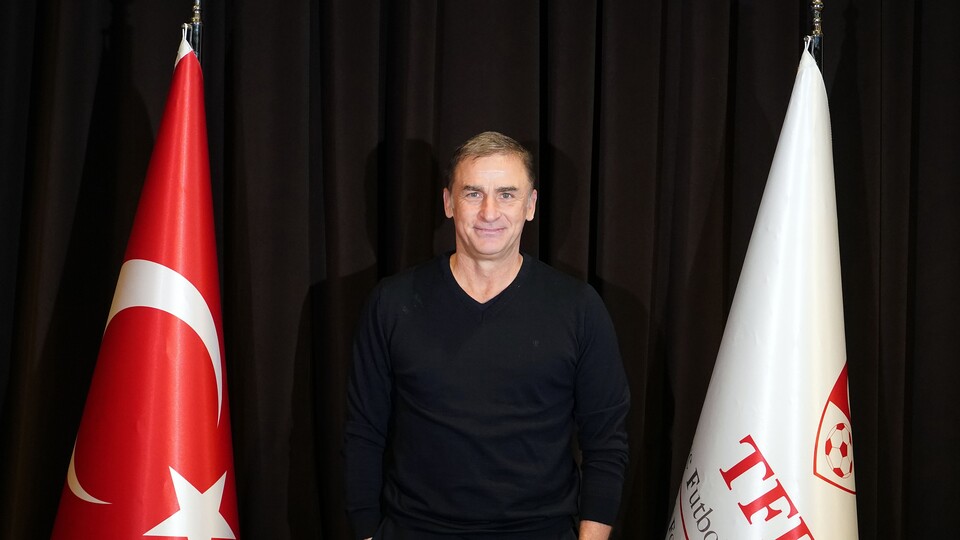 "Eğitim sistemiyle, futbol paralel gitmeli"