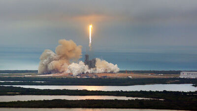 Kontrolden çıkan SpaceX roketi Ay'a çarpacak