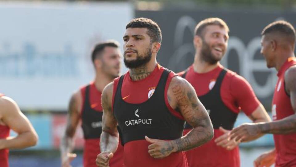 Galatasaray ayrılığı açıkladı!