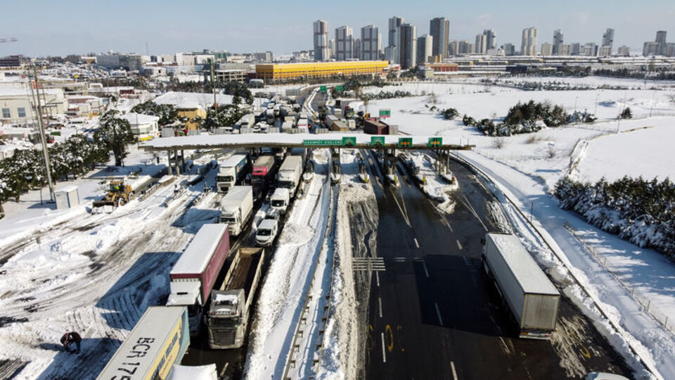 İstanbul Valisi Yerlikaya'dan çok önemli çağrı!