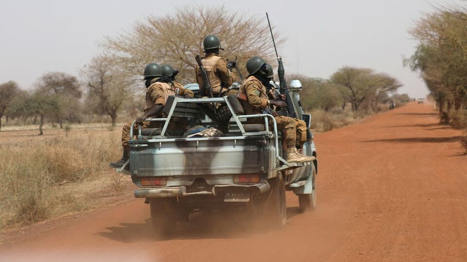 Burkina Faso'da hükümet üyelerine kısıtlamalar getirildi