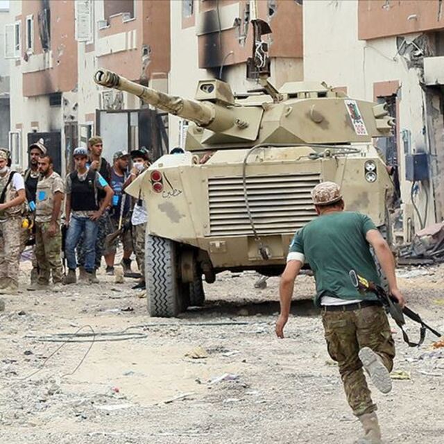 Hafter milisleri terör örgütü DEAŞ'la çatıştı