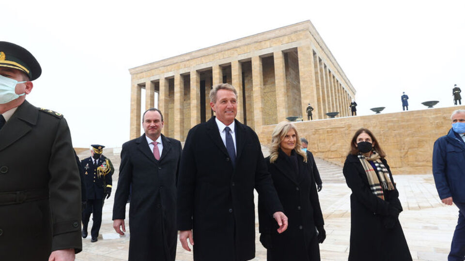 ABD'nin yeni büyükelçisi Anıtkabir'i ziyaret etti