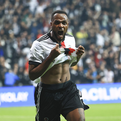 Cyle Larin'den sözleşme cevabı!