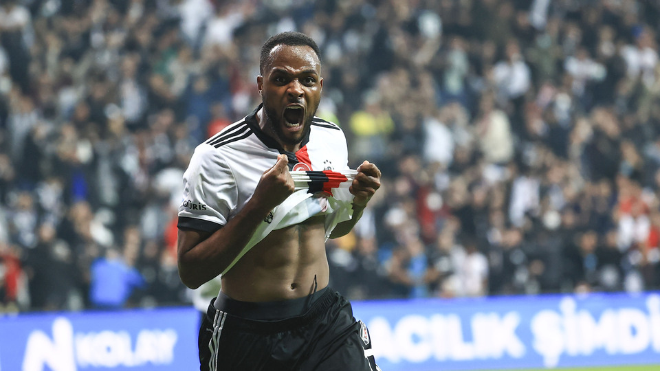 Cyle Larin'den sözleşme cevabı!