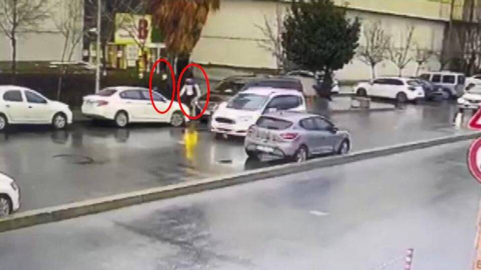 Sokakta arkasından yaklaşıp, böyle vurdu