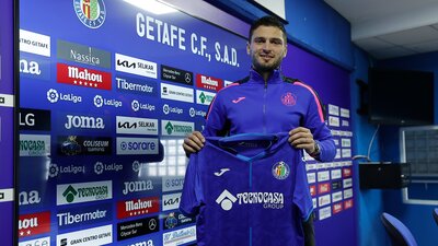 Getafe, Okay Yokuşlu'yu basına tanıttı