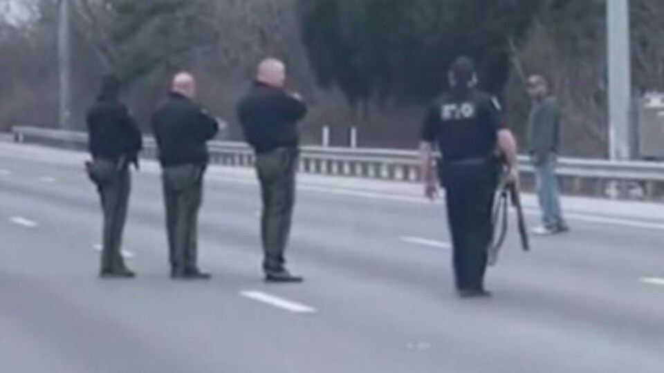 ABD'de 9 polis, şüpheliye kurşun yağdırdı