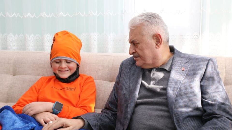 Köpek saldırısında yaralanan Emir'e ziyaret