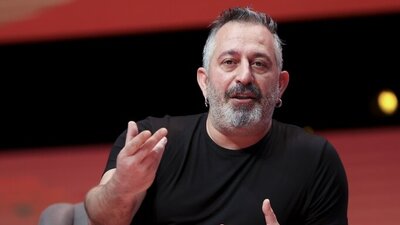 Cem Yılmaz'dan işçilere destek