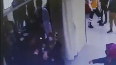 Sağlık çalışanlarına saldırı! Elini kırdılar!