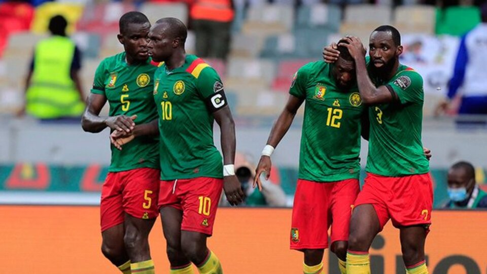 Kamerun yarı finalde!