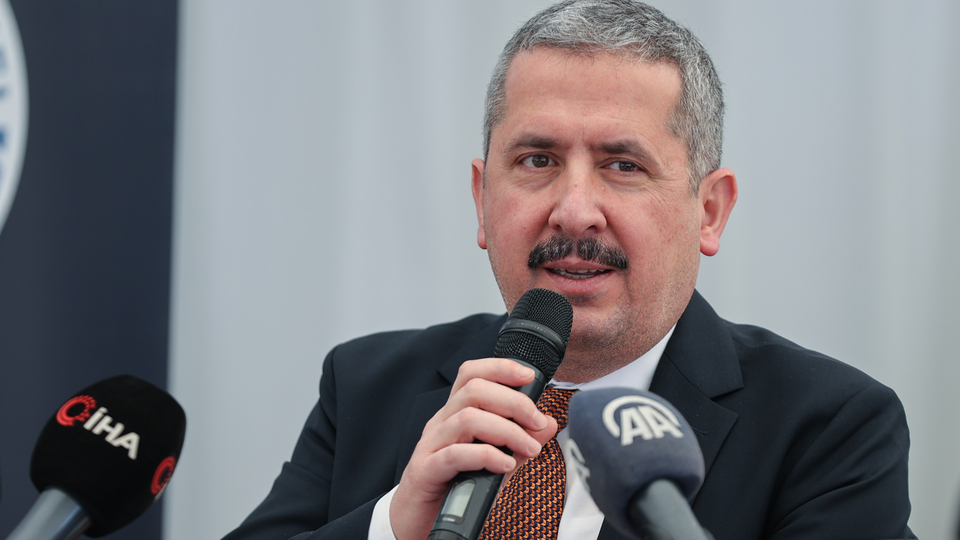 'Ekonomi istihdam, ihracat ve yatırımla büyüyecek'