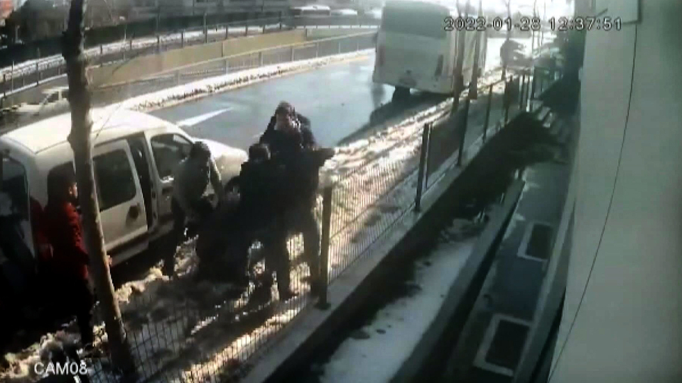 Trafik magandaları dehşet saçtı! Kameraman gözünden oldu