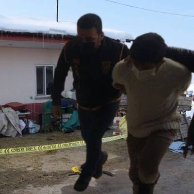 Annesiyle tartışan babasını gözünden vurdu