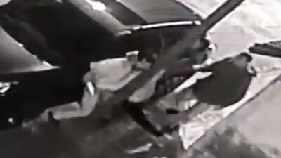 Bıçaklı saldırı kamerada