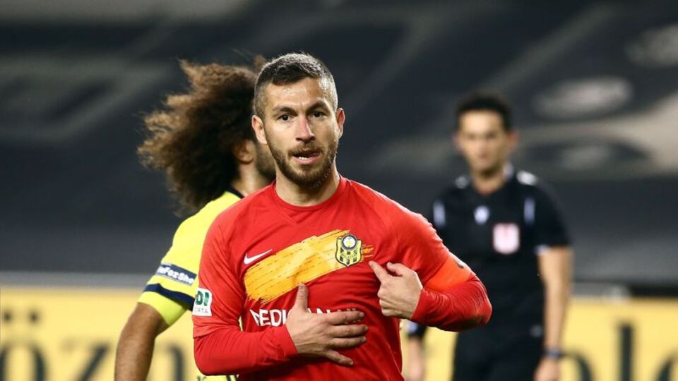 Adem Büyük antrenmanda sakatlandı