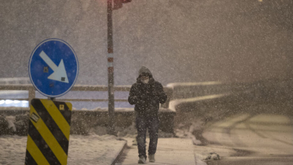 Başkent'te yoğun kar! Mansur Yavaş'tan uyarı