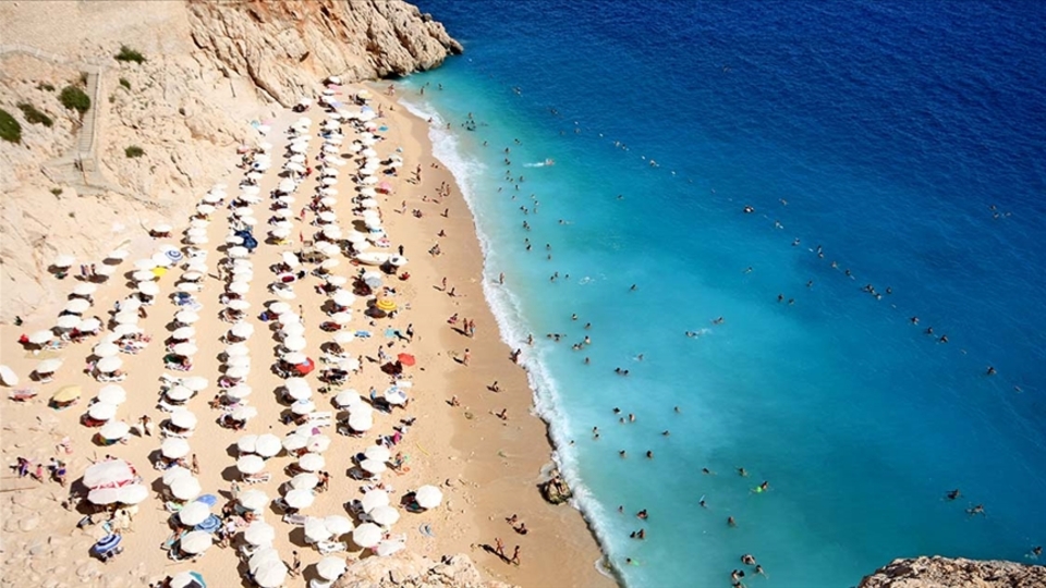 Turizm geliri 2021'de yüzde 103 arttı