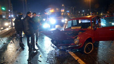 Avcılar'da feci kaza! Ön camdan yola düştü